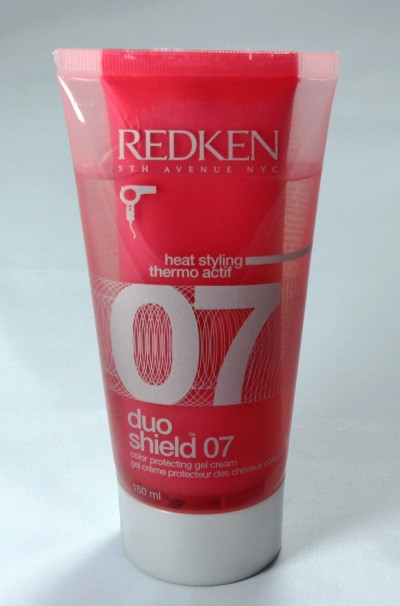 Redken - SALE - Pink Edition Heat Styling Duo Shield 07